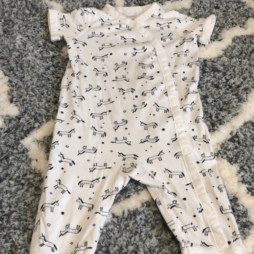 Hanna Andersson unicorn baby button Pima pajamas